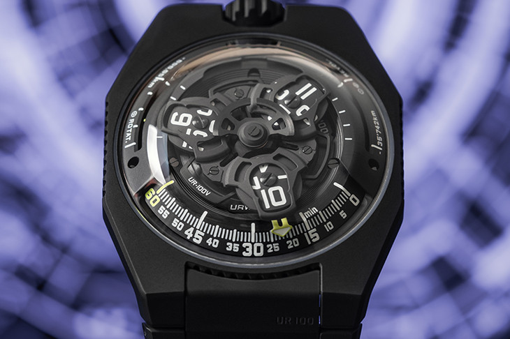 渾身是勁的黑鈦鎧甲：URWERK UR-100V Full Black Titanium Jacket