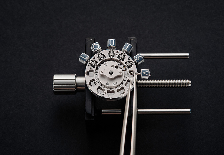 LOUIS VUITTON路易威登Tambour Taiko Spin Time系列腕錶