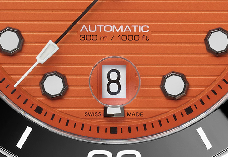 泰格豪雅Aquaracer Professional 300 Orange Diver腕錶