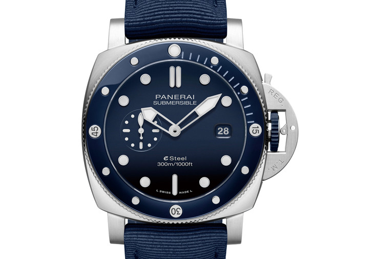 沛納海Submersible QuarantaQuattro eSteel Blu Profondo專業潛水腕錶