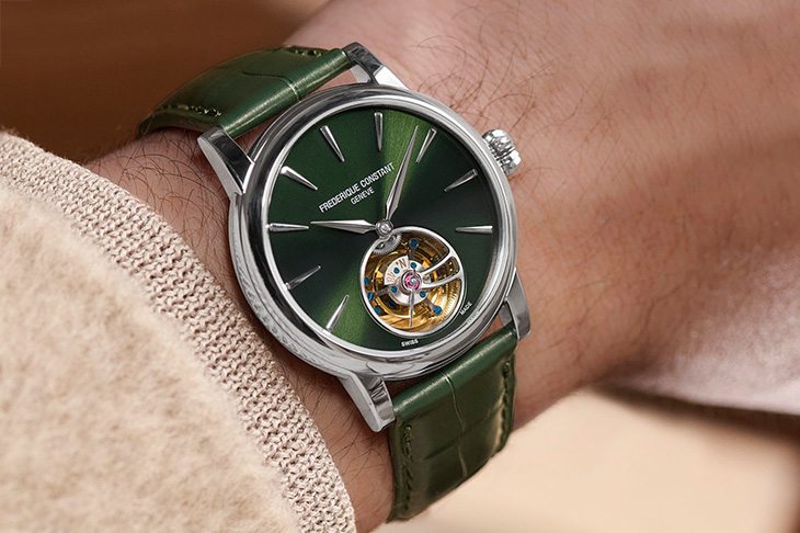 譜寫翠綠新篇章 康斯登Classic Tourbillon Manufacture腕錶