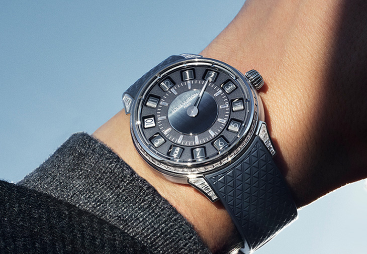 迷人的時間顯示 LOUIS VUITTON Tambour Taiko Spin Time系列腕錶