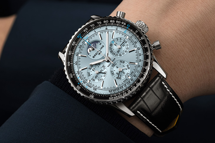 鉑金錶圈冰藍面 百年靈Navitimer B19萬年曆計時碼錶