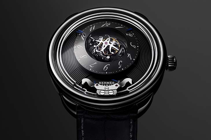 當馬術邂逅超複雜工藝  HERMÈS Arceau Duc Attelé三軸陀飛輪三問腕錶