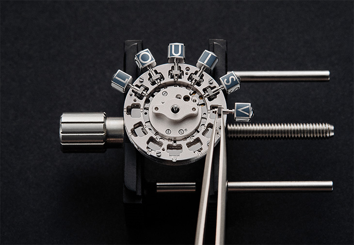 LOUIS VUITTON路易威登Tambour Taiko Spin Time