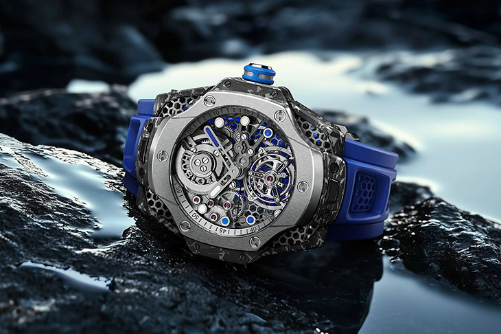 與藝術家再度攜手合作！HUBLOT Big Bang Samuel Ross陀飛輪碳纖維腕錶顛覆時尚美學