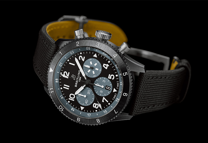 百年靈Super AVI B04 Chronograph GMT 46 Mosquito Night Fighter超級飛行員世界時計時腕錶「蚊式夜間戰鬥機」特別版