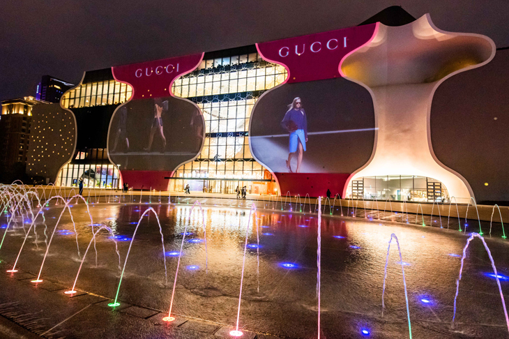 古馳時裝秀GUCCI ANCORA以光影藝術躍上臺中國家歌劇院