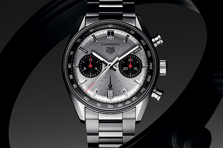 傑克‧豪雅對永恆易讀的願景TAG HEUER Carrera計時腕錶銀面鍊帶款 精準性與經典設計變革的象徵