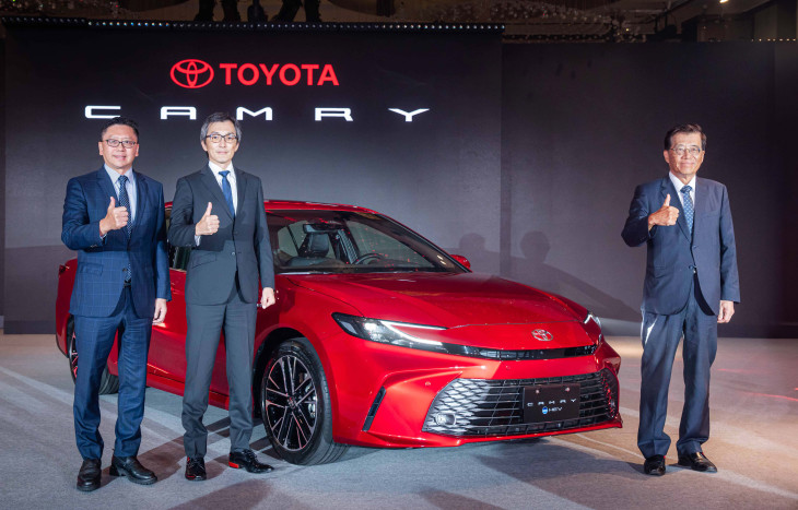 全新大改款的TOYOTA CAMRY展現