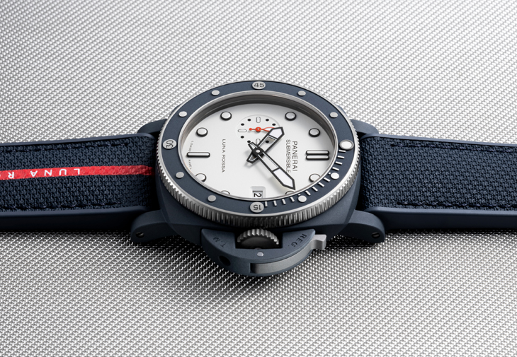 沛納海 Submersible QuarantaQuattro Luna Rossa Ti-Ceramitech™  PAM01466  PAM01543 PANERAI