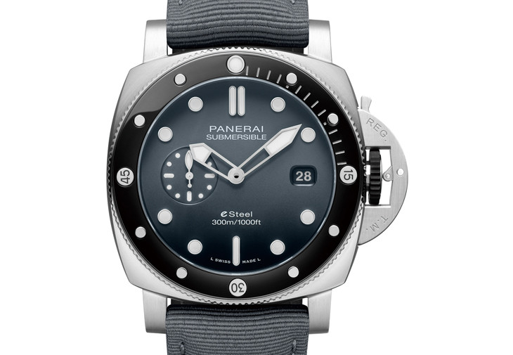 沛納海Submersible QuarantaQuattro eSteel Grigio Roccia專業潛水腕錶