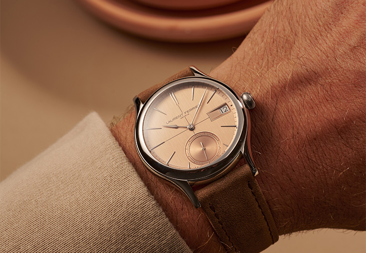 LAURENT FERRIER羅倫斐Classic Auto Sandstone日期自動腕錶