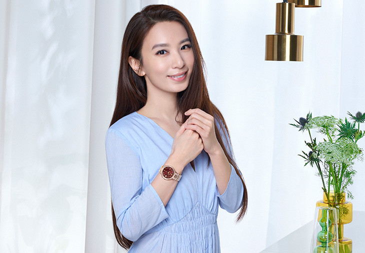 Hebe田馥甄戴上2022年聖誕紅腕錶CB1136-50W