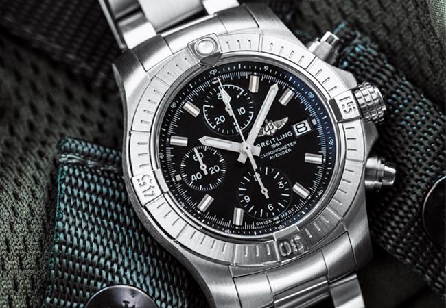 百年靈Avenger Chronograph 43