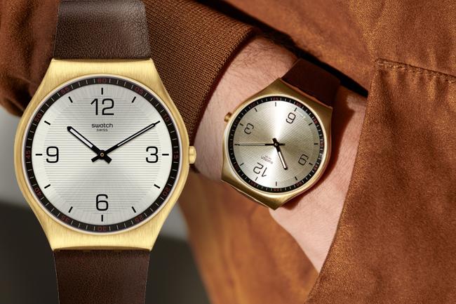 SWATCH Essentials系列Skin Suit Coffee紳裝咖啡面腕錶
