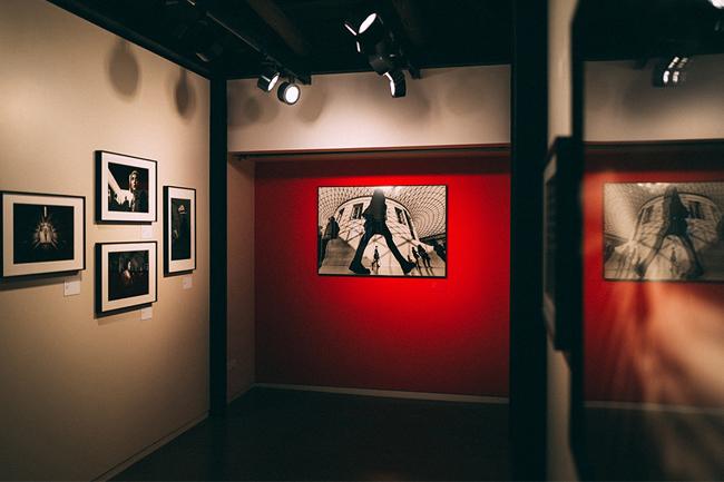 台北徠卡之家 x《Metropolis大都會》攝影展 看見黑白百態