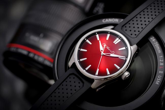 亨利慕時H. MOSER & CIE.開拓者大三針瑞士紅腕錶 Pioneer Centre Seconds Swiss Mad Red