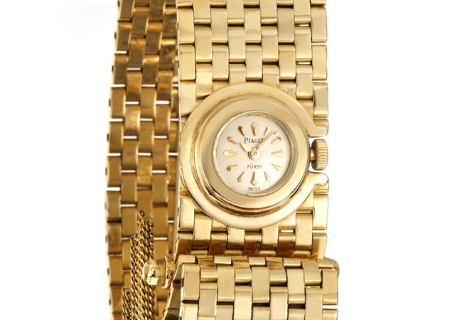 伯爵PIAGET1957年作品為一款搭載6P手動上鍊機芯的神秘腕錶