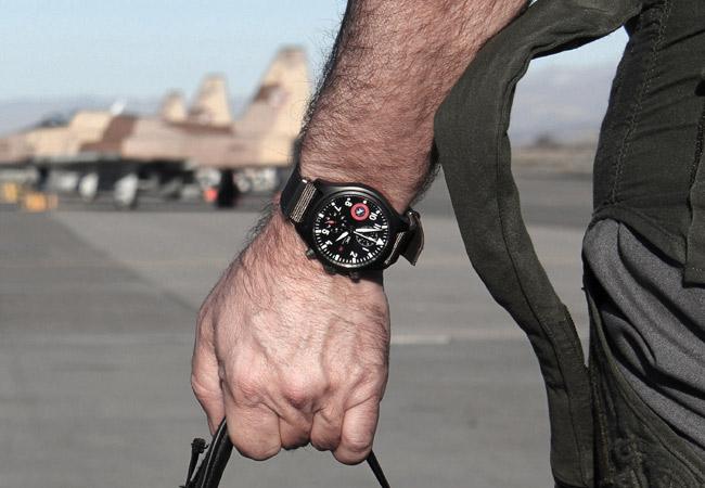 IWC萬國表飛行員系列TOP GUN海軍空戰部隊計時腕錶 「SFTI」特別版