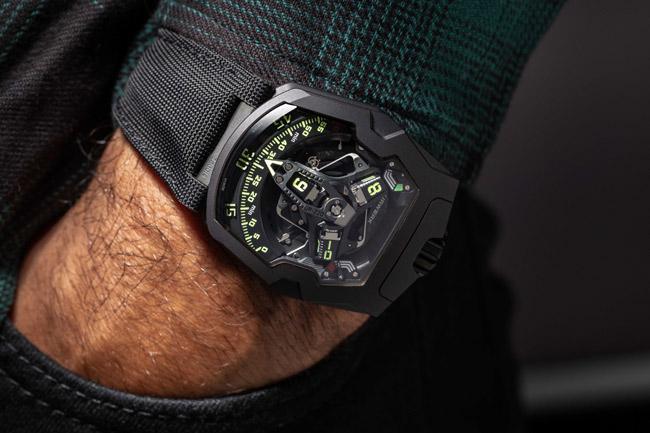 UR-220再添新成員 URWERK UR-220 All Black腕錶