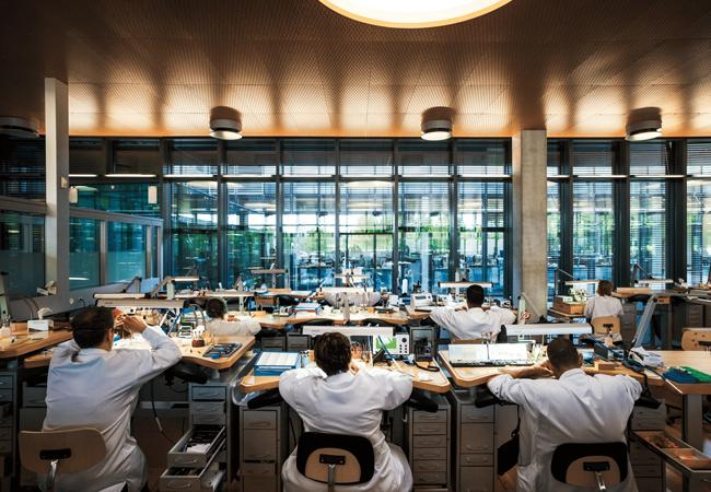 江詩丹頓VACHERON CONSTANTIN自2019年與羅浮宮博物館合作，此次推出拍賣活動。