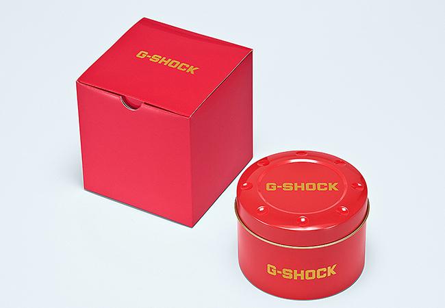 G-SHOCK特別推出農曆新年限量版GM-5600CX與GM-6900CX系列，建議售價為NT$8,000 ( 左 ) 、NT$8,600 ( 右 ) 。