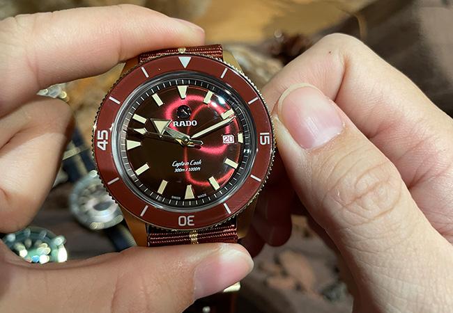 RADO 庫克船長300米青銅自動腕錶鋼鐵紅限定版 硬派鋼鐵紅