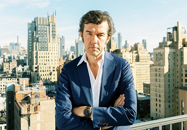 Ressence 與 Stefan Sagmeister合作，曾八度獲得葛萊美獎提名，並得到多樣國際主要設計大獎。