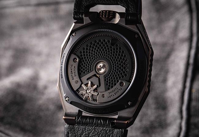 URWERK UR-100V T-Rex