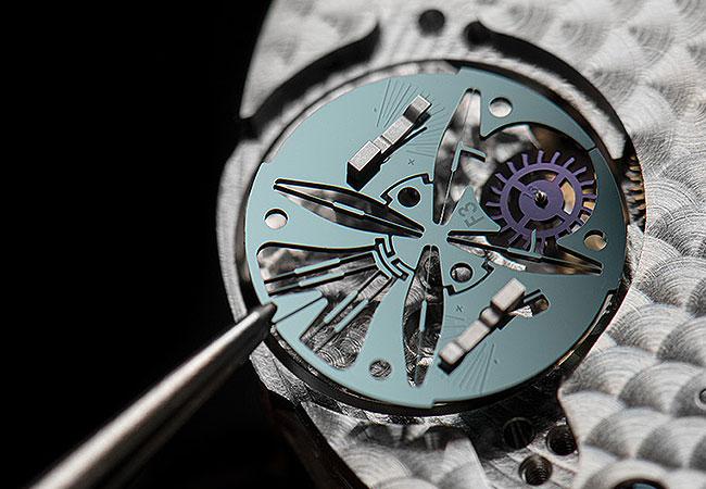 康斯登Slimline Monolithic Manufacture腕錶