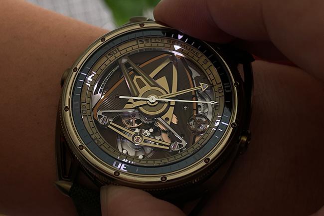 DE BETHUNE DB 28 GS 《Yellow Submarine》 新概念潛水錶