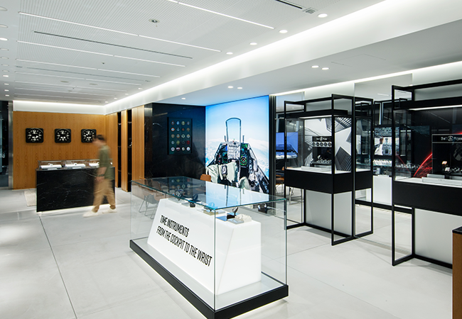 BELL & ROSS第一家東京專賣店