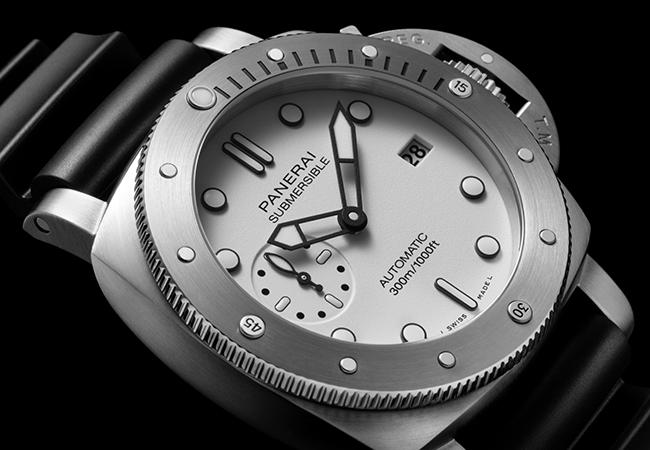 沛納海42mm Submersible PAM001223