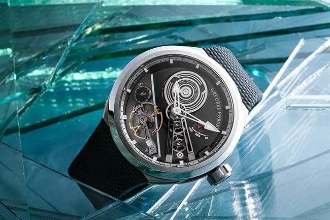 尺寸增至46.5毫米：GREUBEL FORSEY Balancier  S2腕錶炭灰色、淺灰色版