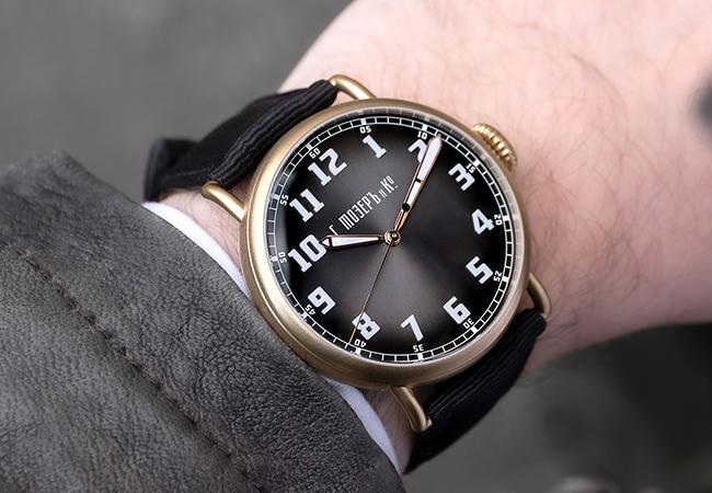 亨利慕時H. Moser & Cie.傳承者“Since 1828”青銅腕錶