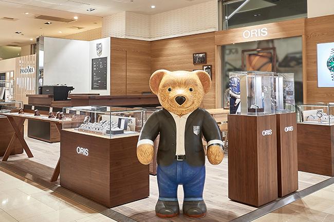 ORIS小熊歡迎你！板橋大遠百「Watch & Coffee」複合式專賣店改裝開幕