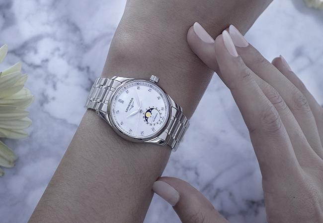 LONGINES Master巨擘系列月相腕錶