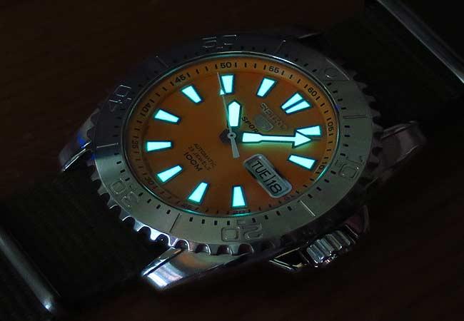 SEIKO夜光塗料LumiBrite