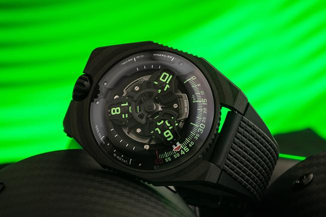 僅重11公克！URWERK UR-100V C52碳纖維限量腕錶