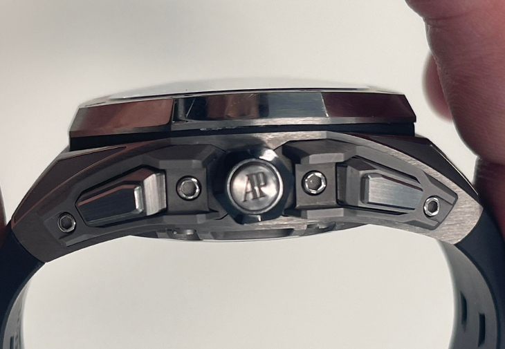AUDEMARS PIDGUET愛彼Royal Oak Concept皇家橡樹概念系列雙追針GMT大日期計時碼錶