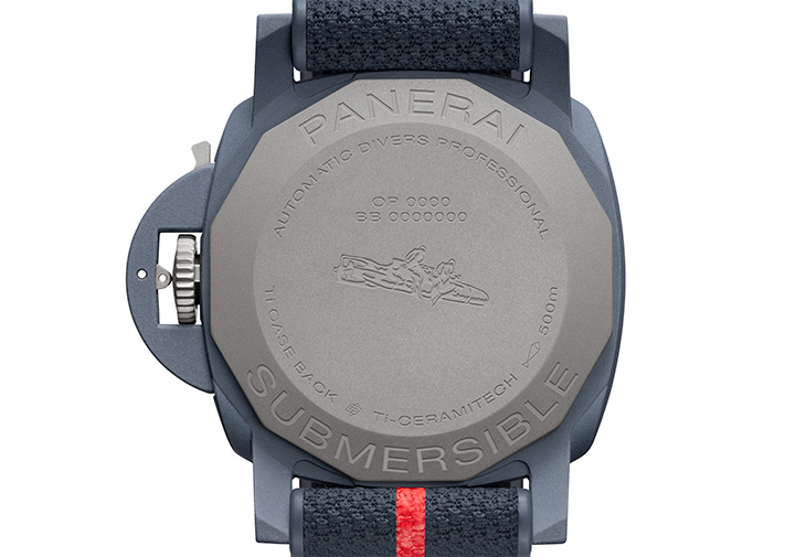 PANERAI沛納海Submersible QuarantaQuattro Luna Rossa Ti-Ceramitech™腕錶