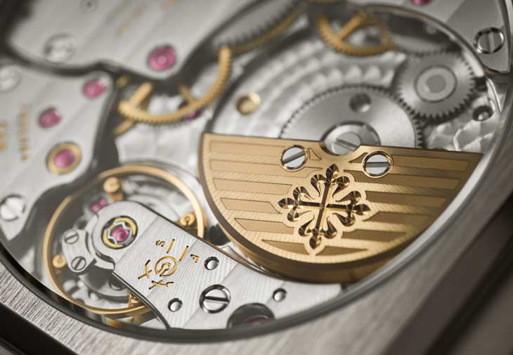 百達翡麗PATEK PHILIPPE Cubitus 5822P-001瞬跳大日期、星期及月相腕錶