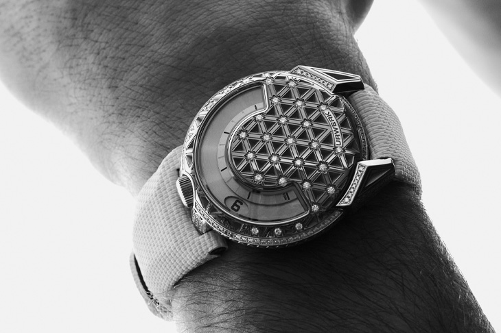 衛星小時×鑽石星空／URWERK UR-101 Diamond Sky