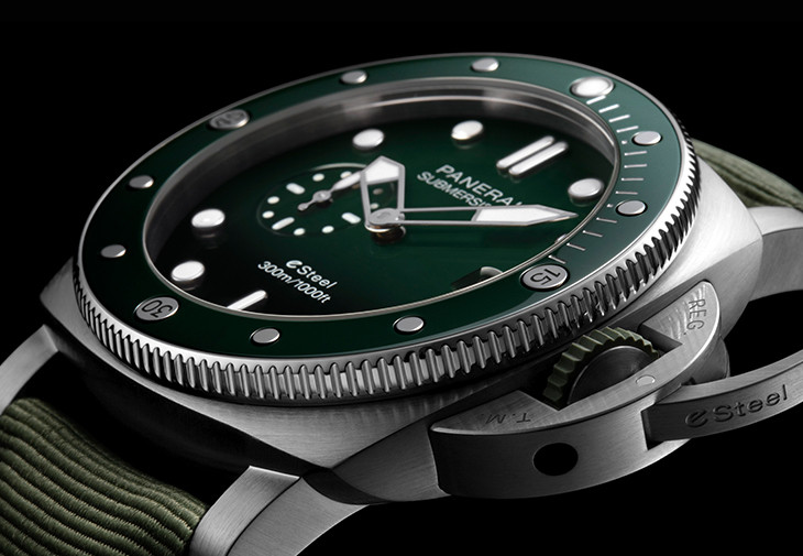 沛納海Submersible  QuarantaQuattro eSteel Verde Smeraldo專業潛水腕錶PAM01287