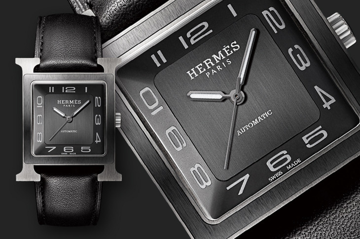 黑色系著裝！搭載自製機芯的HERMÈS Heure H腕錶
