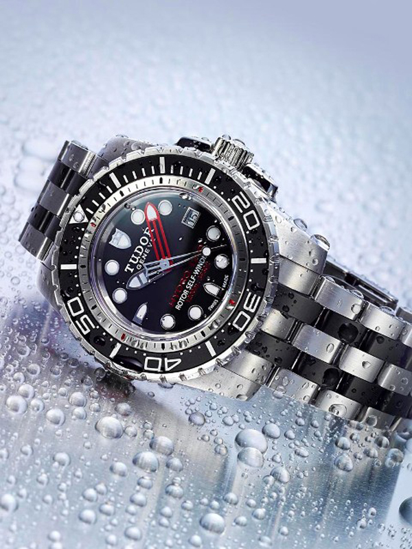 TUDOR Hydro 1200 自動潛水腕錶