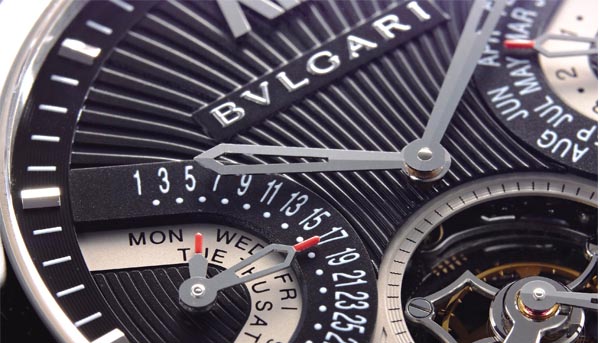 用【iPhone看城邦國際名表BVLGARI Sotirio逆跳陀飛輪萬年曆