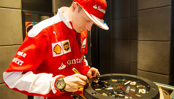 F1冠軍車手Kimi Raikkonen　閃電造訪宇舶表台北專賣店