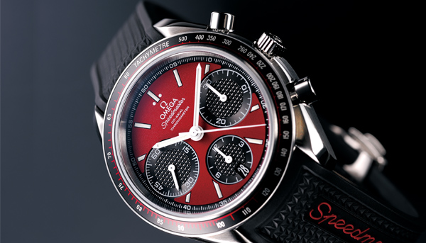OMEGA歐米茄 Speedmaster Racing 同軸擒縱與矽游絲加持
